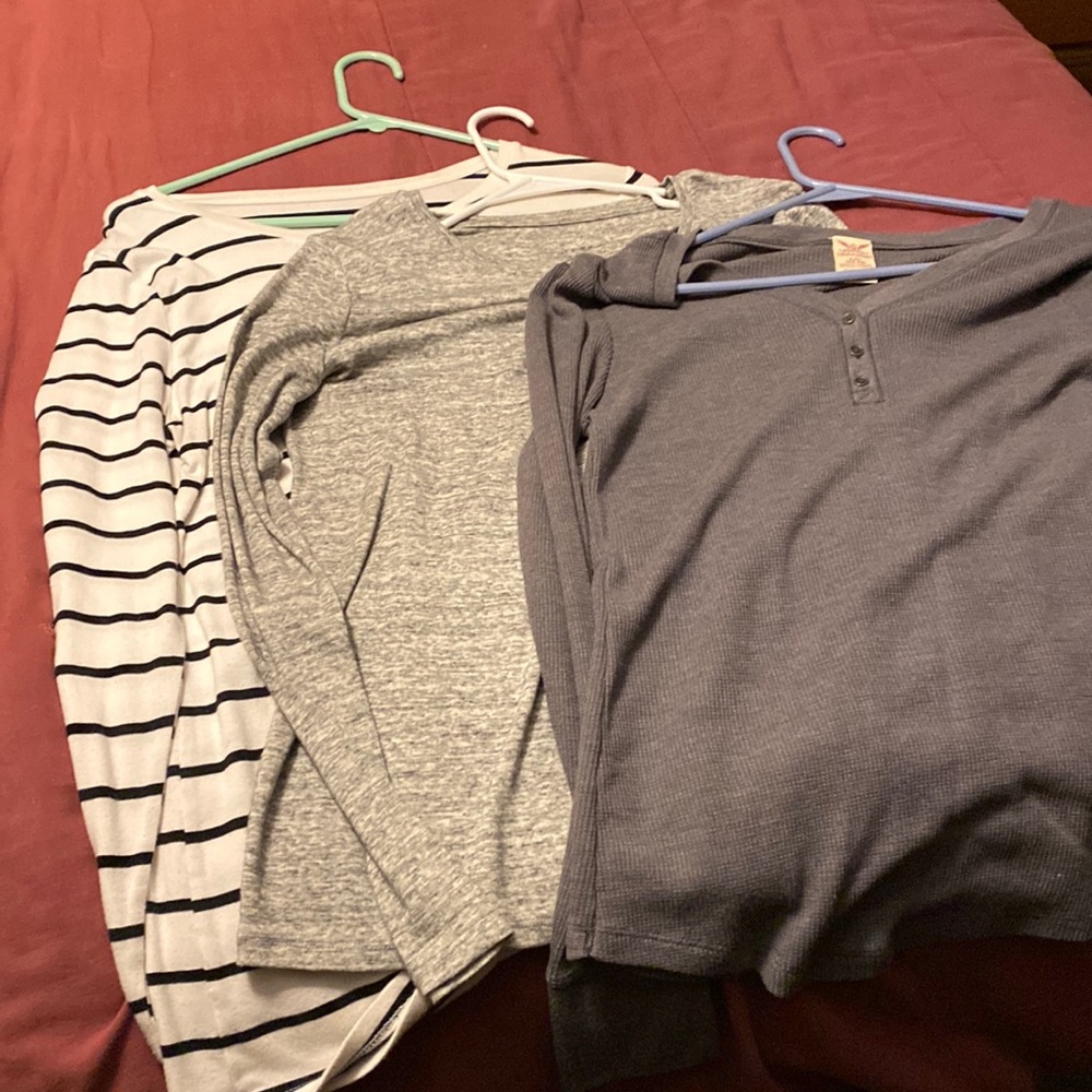 Lot of long sleeve thin target brand shirts.